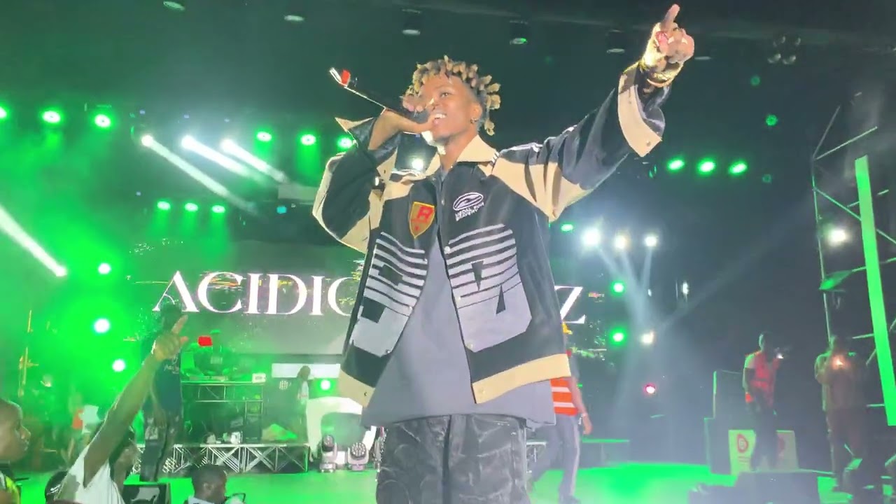 Acidic vokoz kills his fans live on stage at zzina galax carnival ki mafia on buloba forest park