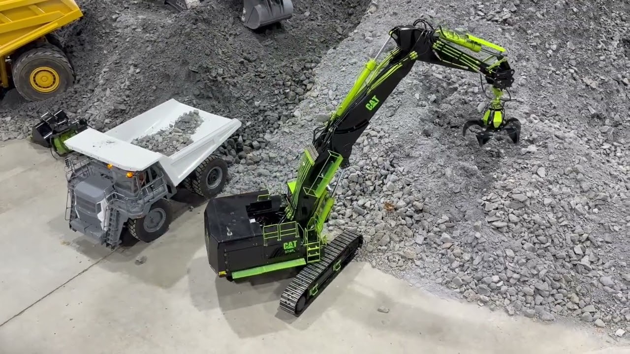 #16 CABIN FEVER 2026 | Caterpillar 374F Excavator Volvo R100E Truck Uzaktan Kumandalı RC Oyuncak