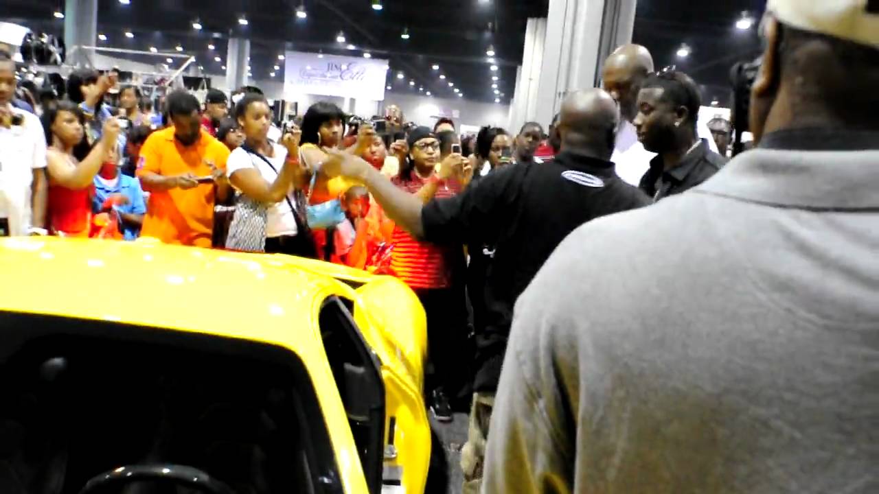 Gucci Mane getting into his brand new Ferrari 458 Italia - 2010 V103 Show - ATL, GA