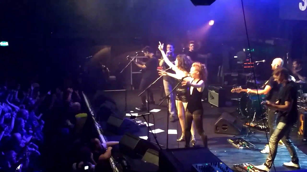 Four Simple Words - Frank Turner and Felix Hagan and the family 24/8/17 at O2 Ritz Manchester