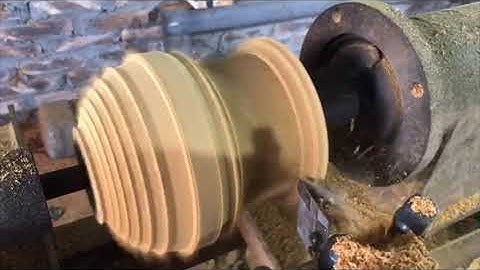 Máy tiện gỗ CNC: Thêm tính năng cao cấp cho máy tiện để tiện CNC trụ cầu thang và đài nến