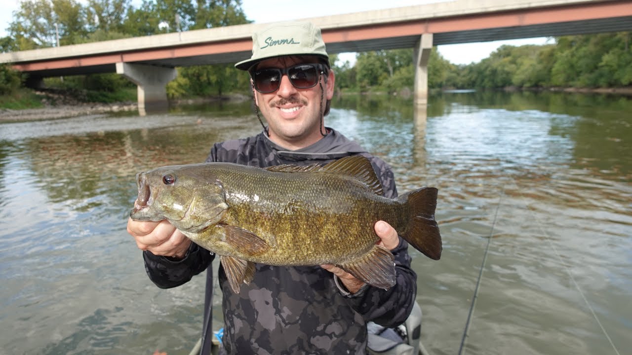 Illinois River Fishing Adventure! (Smallmouth Bass Fishing)
