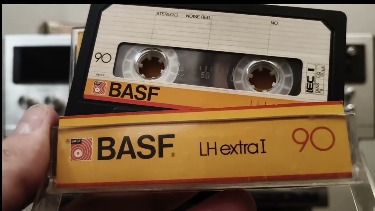 Слушаем 40-летнюю кассету на 35-летнем Маяке 233. #90s #ностальгик #аудиокассета #audiokassettes