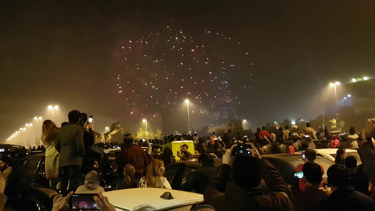 New year (2018) celebrations at Bahria Town Lahore - YouTube