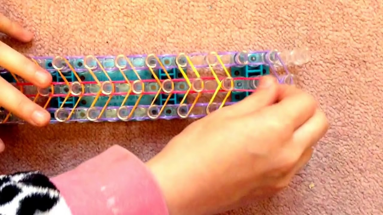 How To: Make the Rainbow Loom Single Band Bracelet 