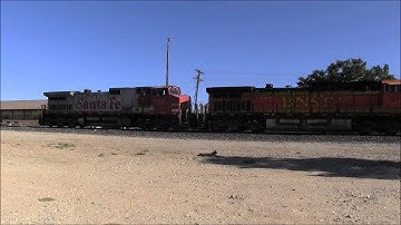 BNSF trains at Tehachapi Depot in HD