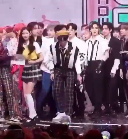 jungwoo, mingu and lee know falling into each other 😭 #nct #straykids #minju