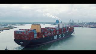 Arrival of MSC Gulsun in Rotterdam (Worlds biggest container ship)