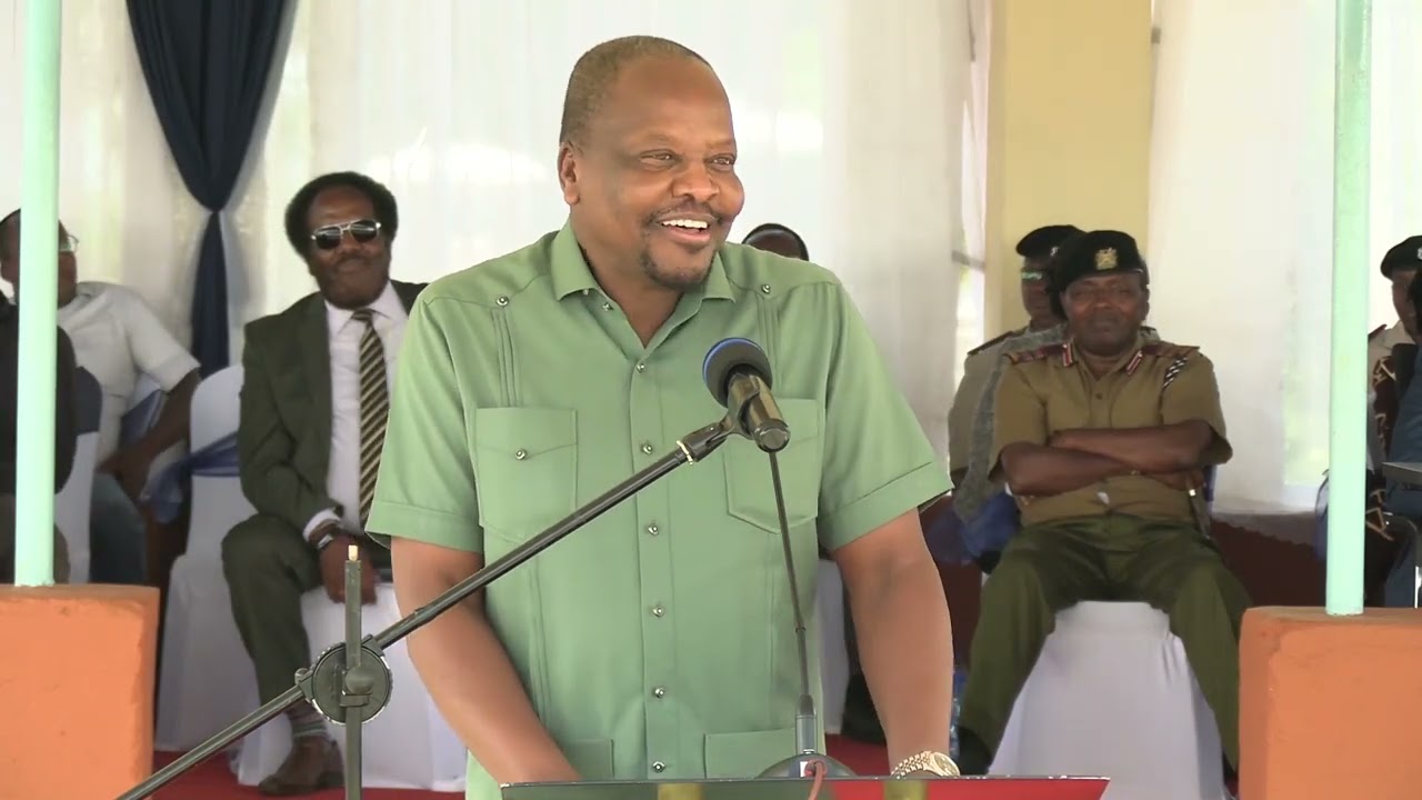 Agriculture CS Hon. Mutahi Kagwe speaking during the Education Day at Kagumo Boys High School.