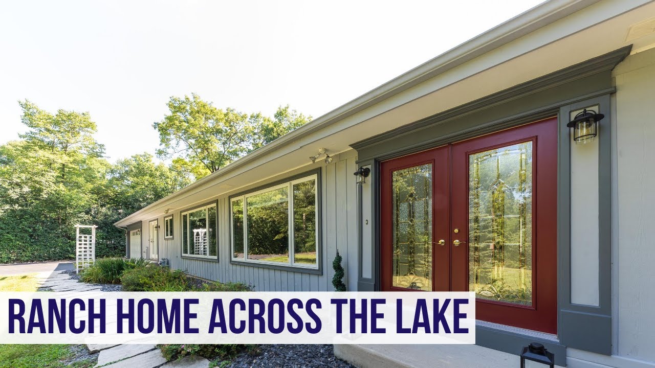 471 Lakepoint Dr in Barrington, IL 60010