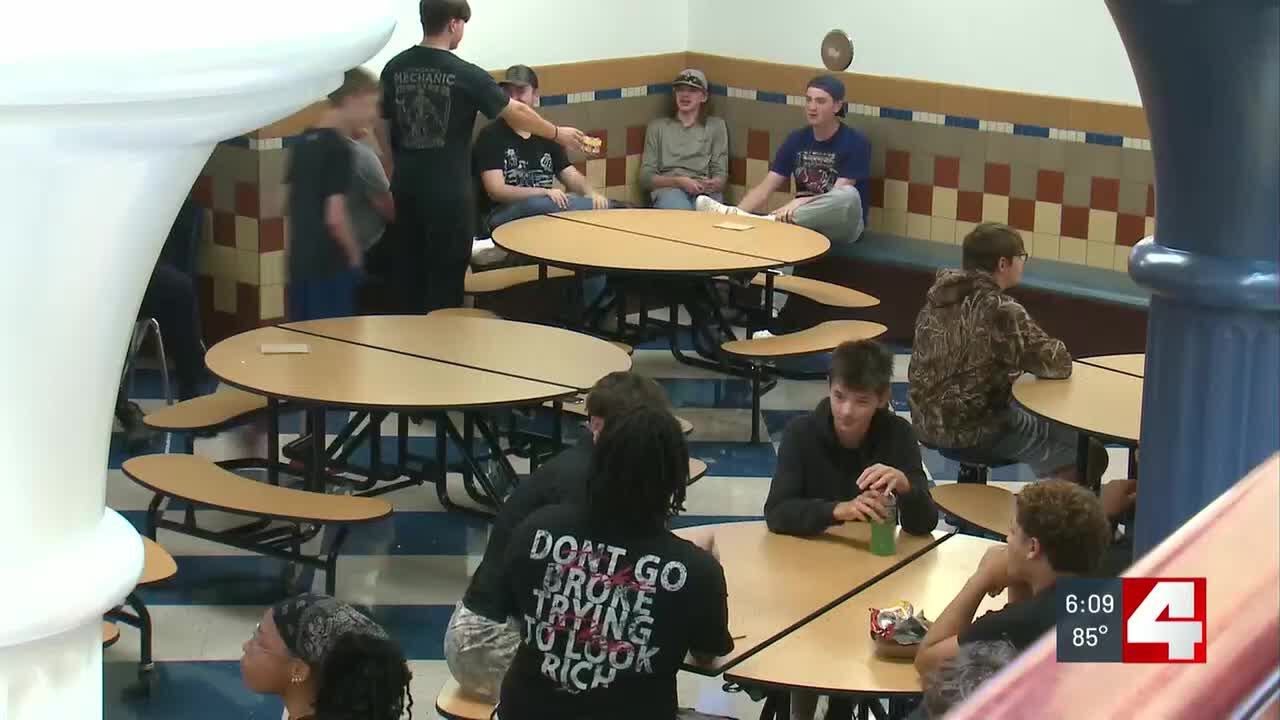 Missouri Students adjust to statewide ban on cell phones in school