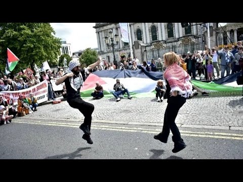 دبكة فلسطينية في بيلفاست    