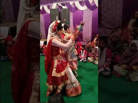 Radha Teri Chunri Kamal Kar Gai Kale Kale karna Kulal kar de