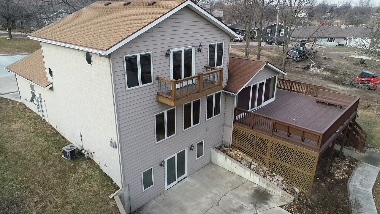 Lake Front Home on Lake Wabaunsee in the heart of the Kansas Flint