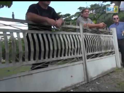 პლაკატების გაკვრა