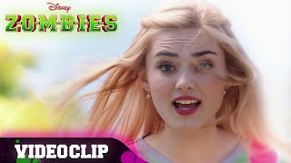 ZOMBIES | Stand - Momento Musical | Disney Channel