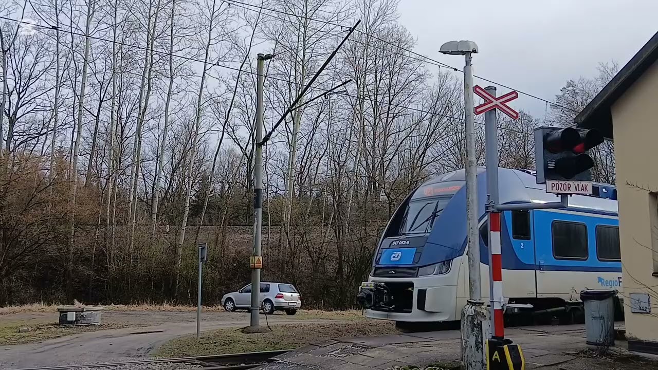 Železniční přejezd Petrovice nad Orlicí (Týniště nad Orlicí-Petrovice AŽD 71 P4022