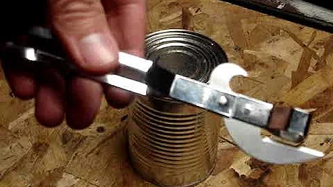Can opener how to use old fashioned? (2024)
