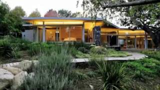 Contemporary House Built on Riverside site To Create Relationship Between House & NaturalEnvironment