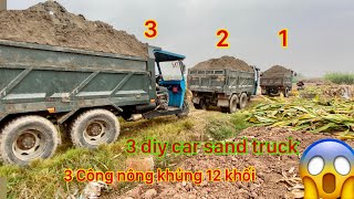 The 3 strongest agricultural vehicles in the village carry sand to extremely tight fields