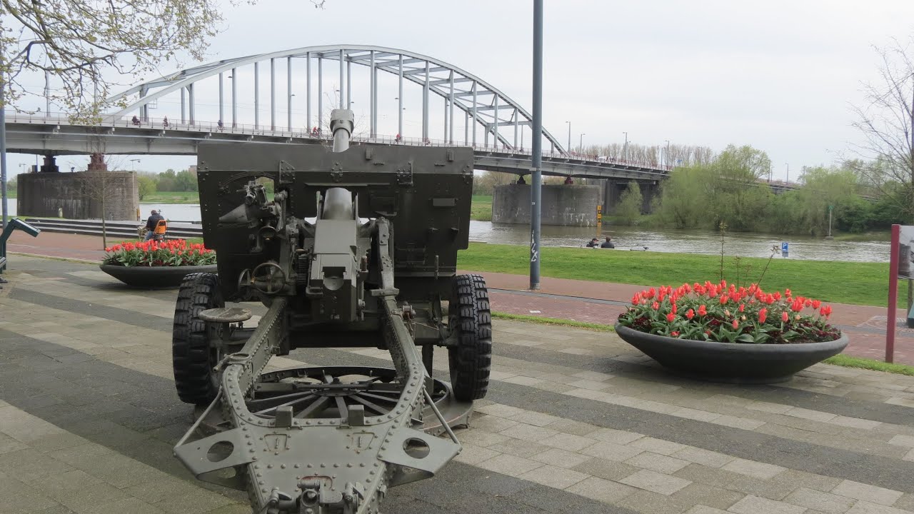 Netherlands - Arnhem (Het Loo Palace & "A Bridge Too Far")