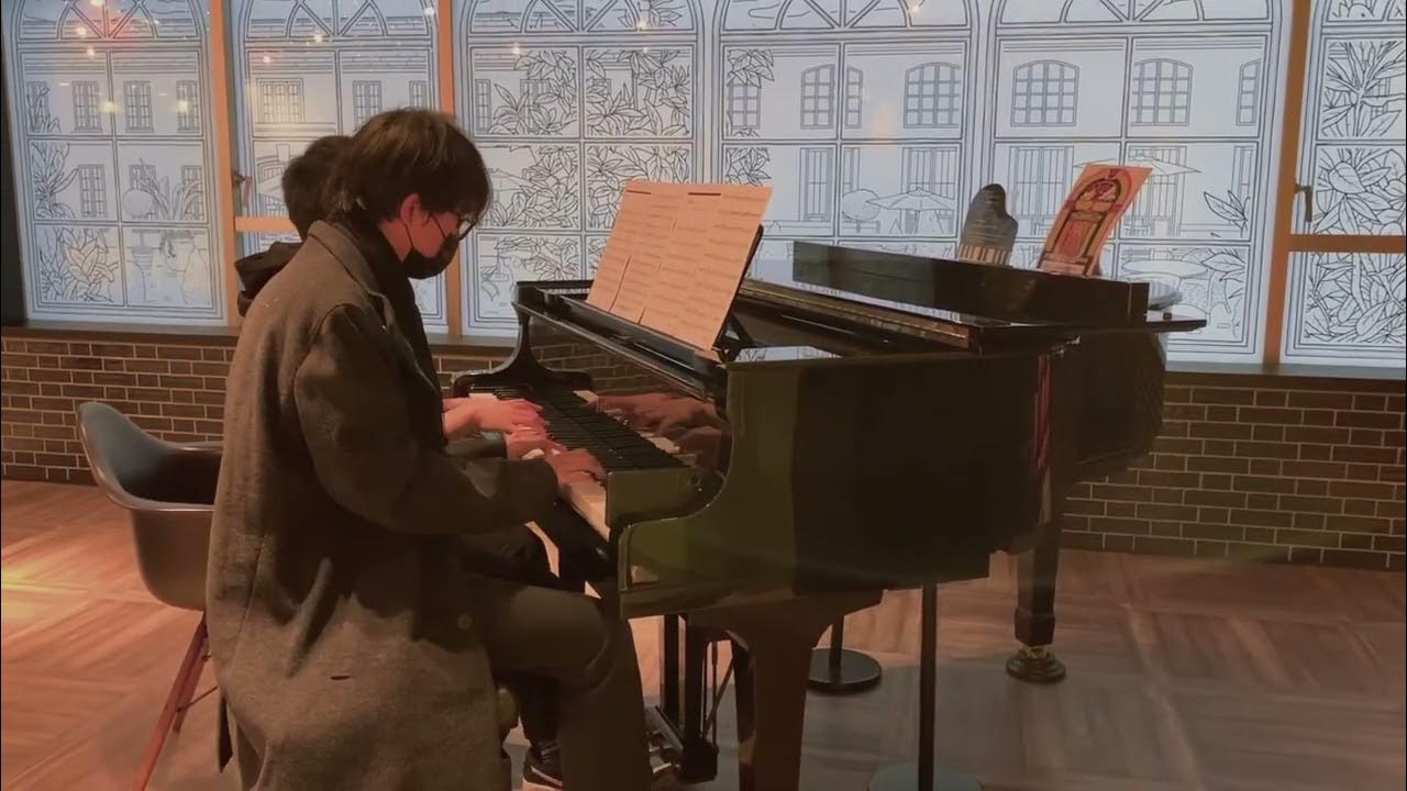 YOASOBI - Gunjou and Yoru ni Kakeru Medley (Piano Duet) ft Andy - YouTube