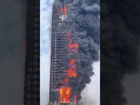BREAKING: A #China #Telecom building in #Changsha caught fire, casualties unknown #长沙 #中国电信大楼失火