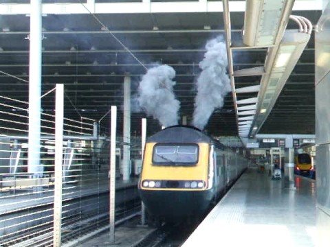 EMT 43064 departs St Pancrass with mega clag!