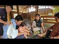 Nam ran out of money and had to sell his chickens, so Hoi invited Thu and Chip to go eat.