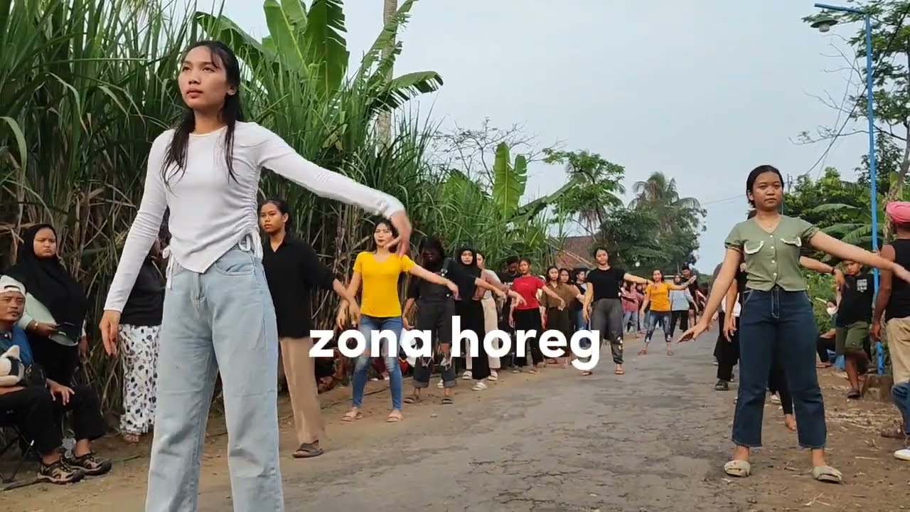 Latihan Joget Karnaval Selendang Biru Brewog Audio