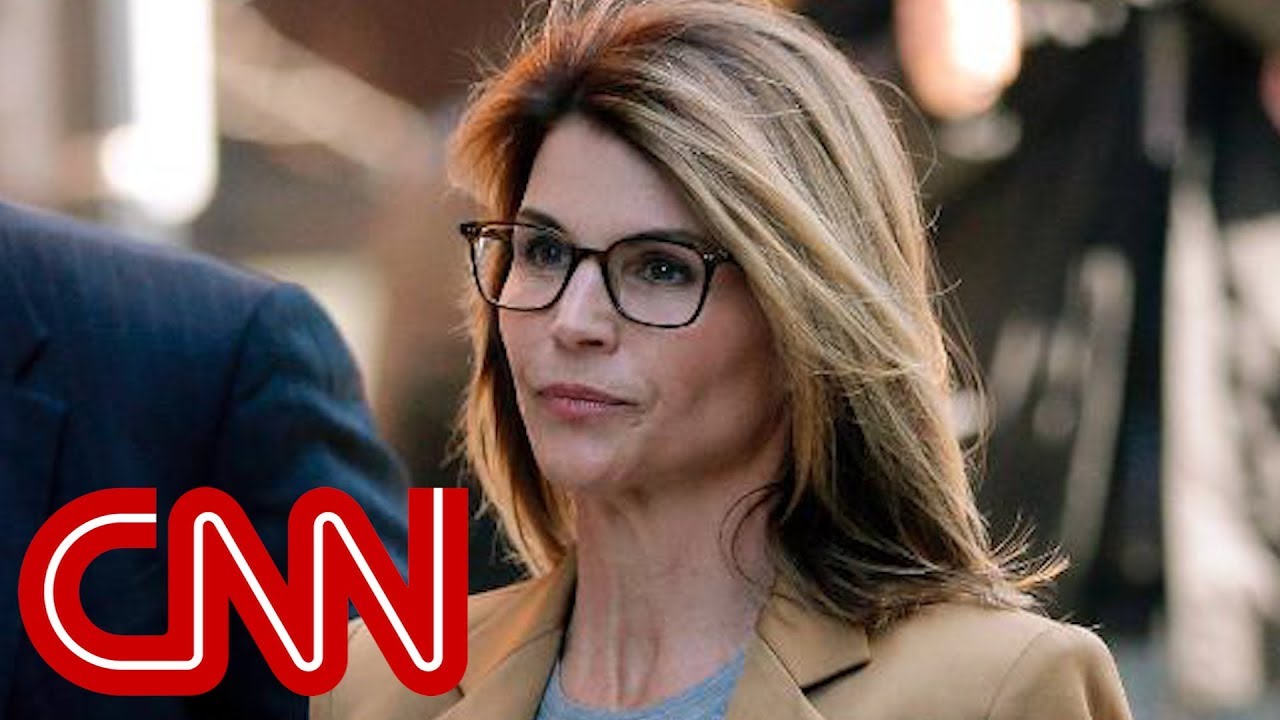 Lori Loughlin Doesn't Believe She'll Be Found Guilty in College Scam: Source