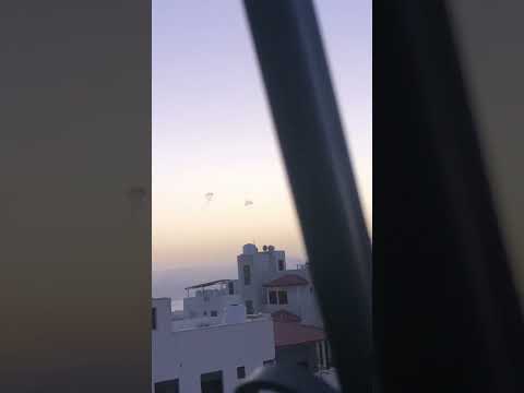 الكيان يصد صواريخ فوق العقبه الان في طريقها الى ام الرشراش ايلات الفسلطينية
