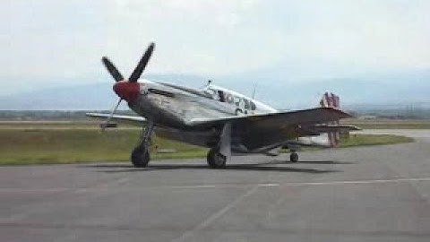P-51 Mustang taxi close-up
