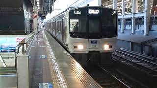 【博多駅・811系・普通】811系PM1504普通肥前山口行発車シーン