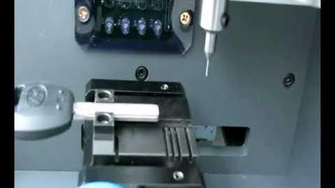 How to use Korea MIRACLE-A7 to Cut a milling key