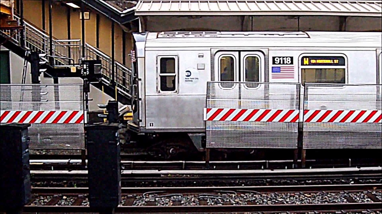 R68A & R160 on the N & Limited W @ Sea Beach stations - YouTube