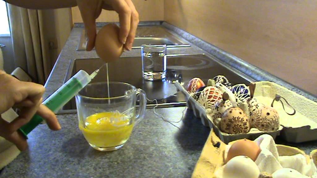 Jak vyfouknout křepelčí vejce?
