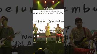 Download Lagu Masih belum bisa move on dari kalian di Bajawa ❤️#livemusic #delladevina #belumsembuh MP3
