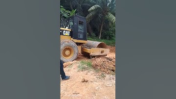 Compactor descending clay road!!! #shorts #compactor #operator #skills #motivation
