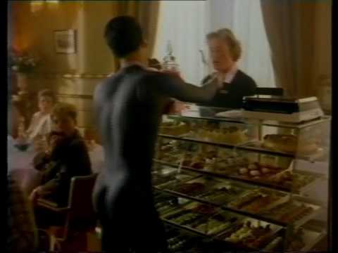 Rivella Light 90's Reclame: Bodypaint (Dutch commercial)