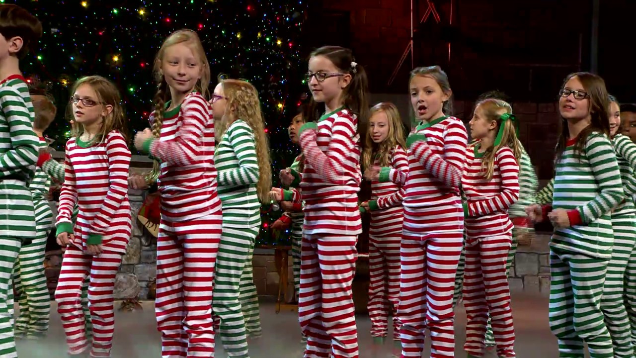 "That's Gotta Be" | Singing Christmas Tree