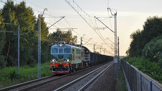 Piękny duet Poltrans 303E-335 + TEM2-017 ze składem węglarek w zachód słońca.