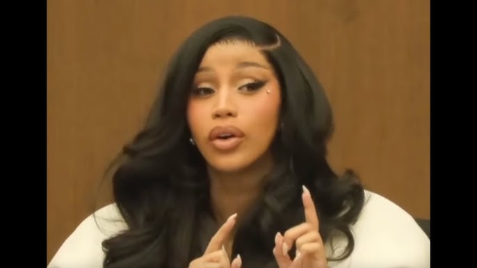 Cardi B kết thúc việc làm chứng với tư cách là nhân chứng thù địch trong phiên tòa xét xử hành hung dân sự