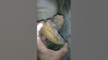 برايكم ماهذا الحجر هل هو الماس ام زجاج 