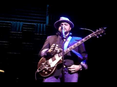 Hawksley Workman - Don't Be Crushed & The City is ...