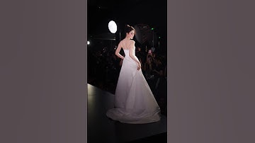 Hoa hậu Tiểu Vy toả sáng trên thảm đỏ The Light Of Water của NTK Lê Thanh Hoà #thelightofwater