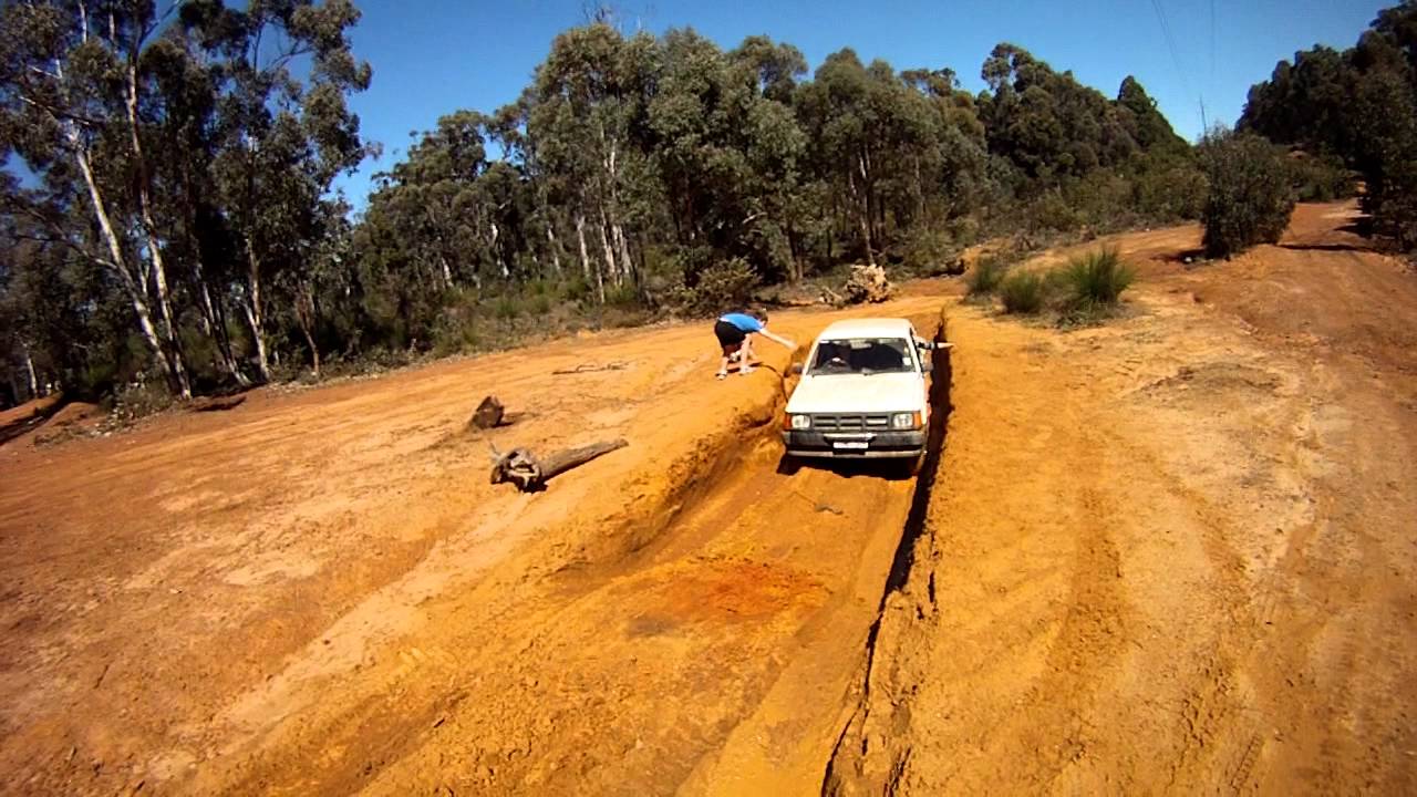 Chippo gets out of long deep rut - YouTube