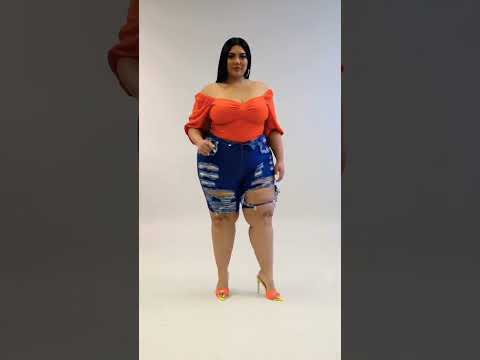 Glamorous 💋💖 models lifestyle curvy woman👩 in Denim short style. plus size women beauty fashion.