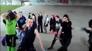 Cyber Goths dance to Crimson Cloud (Devil May Cry 5)