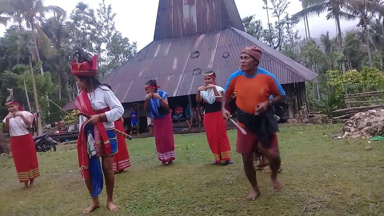Kebudayaan Sumba...Latihan saiso dulu sebelum tampil